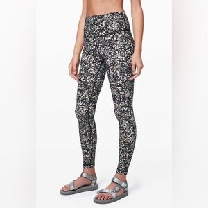 Lululemon printed legging size 6 NWOT